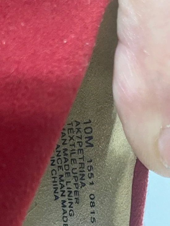 Anne Klein Red Suede
Pointed-Toe Pumps With Floral Decoration. Good Condition. - Picture 9 of 10